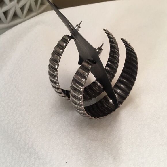 Oversized Silvertone Crinkled Earrings - Picture 4 of 6